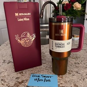 Stanley X Lainey Wilson Country Gold 40 oz - BNWT - no flaws found.